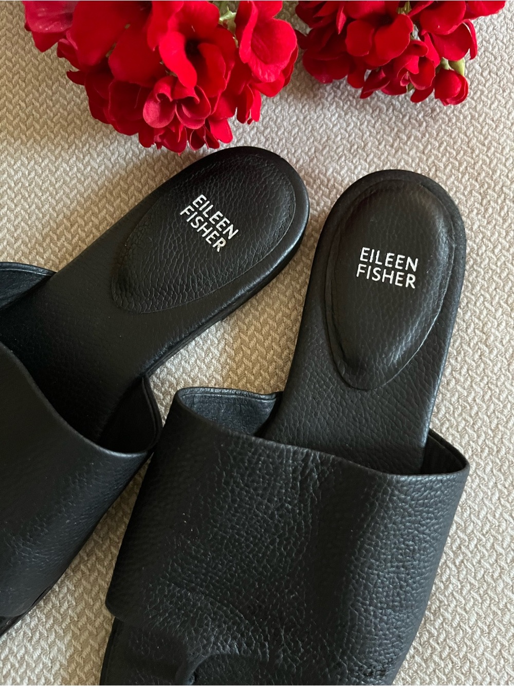 Eileen Fisher Edge Black Leather Slip On Sandals Size 9.5 - Picture 2 of 6